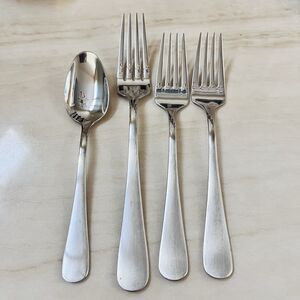 Lot of 4 MIKASA Symmetry-Sincerity Stainless Flatware 18/0 Glossy Plain Tips Up